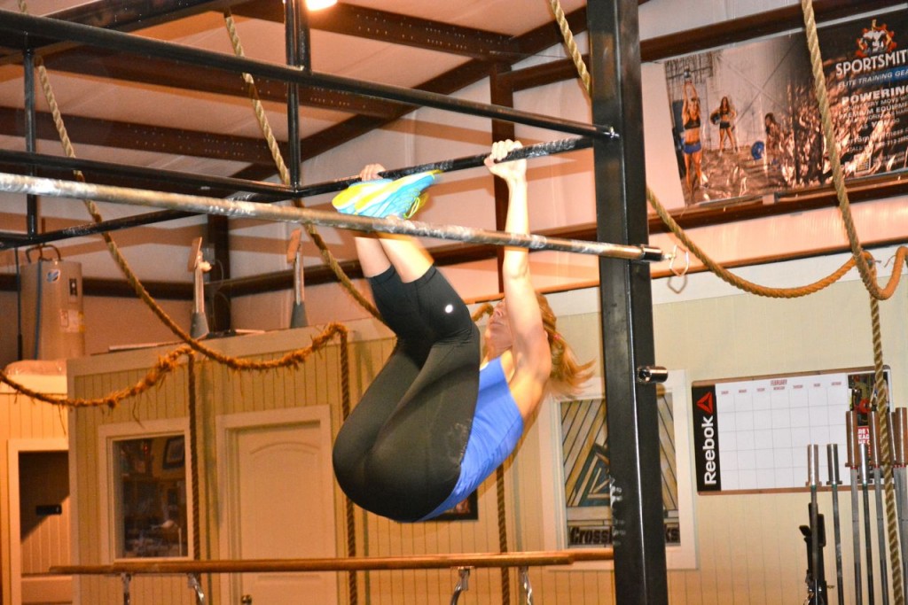 Jennifer (Toes to bar)