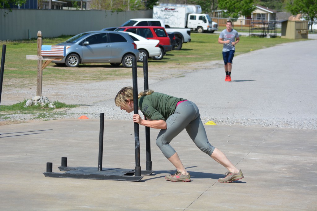Linda (Sled push)